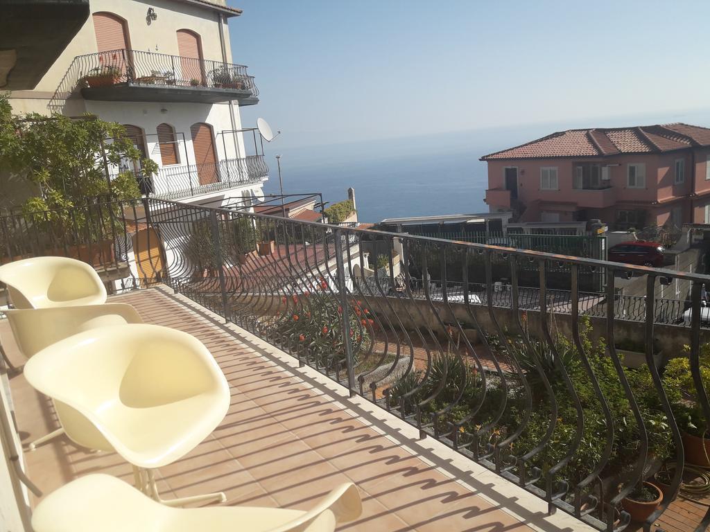 Andros Apartment Taormina Esterno foto