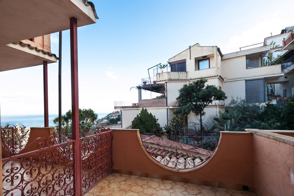 Andros Apartment Taormina Esterno foto